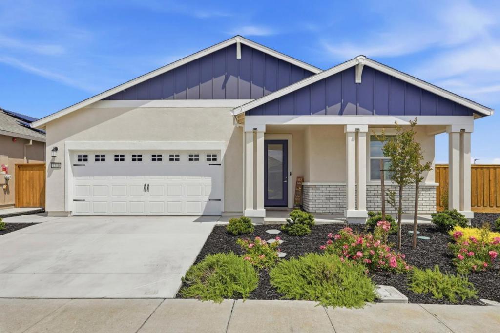 2210 Espana Lane Property Photo 1