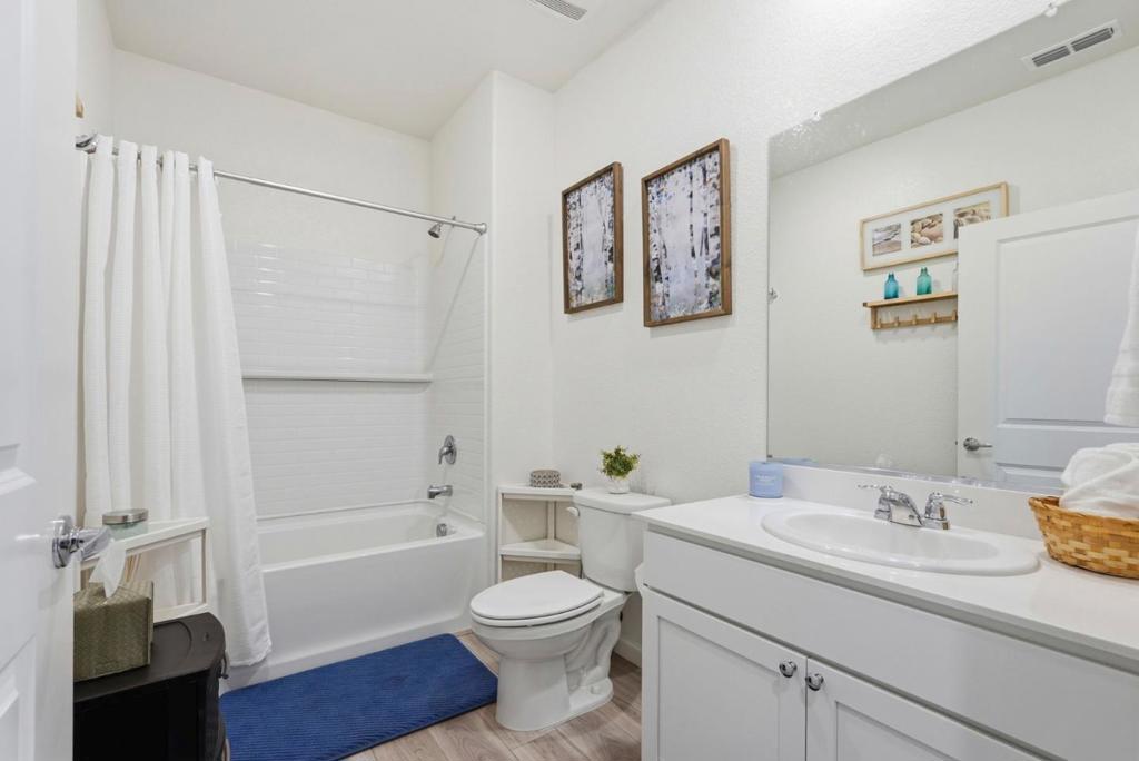 2210 Espana Lane Property Photo 22