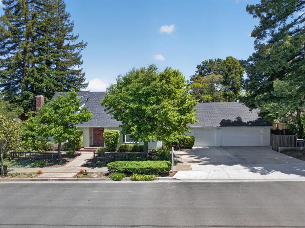 10380 Lockwood Drive Property Photo 1