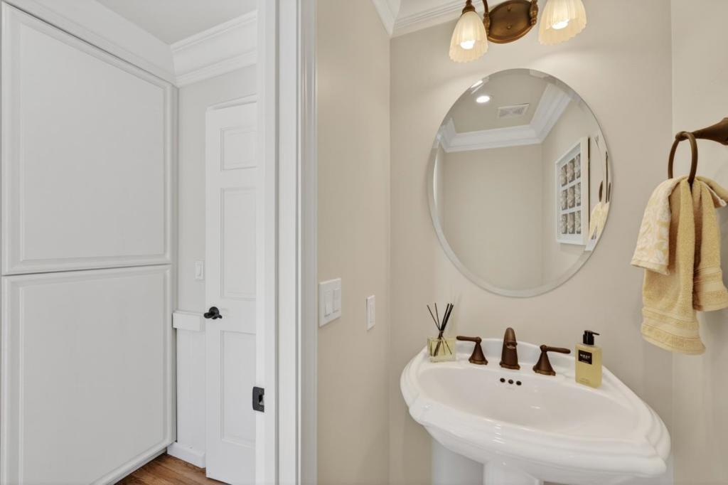 13958 Chester Avenue Property Photo 19