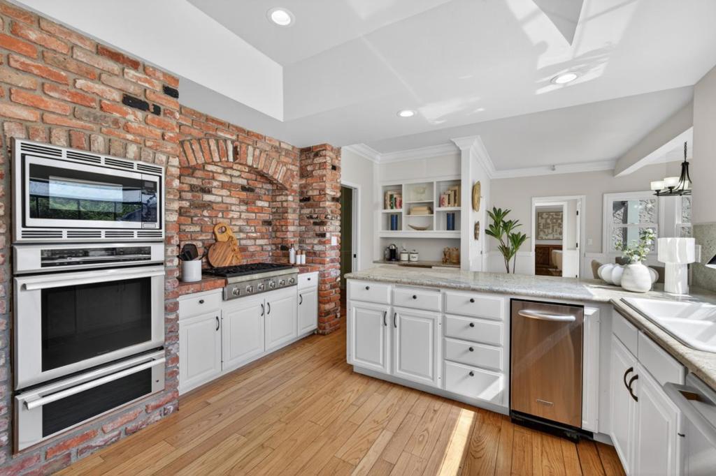 13958 Chester Avenue Property Photo 35