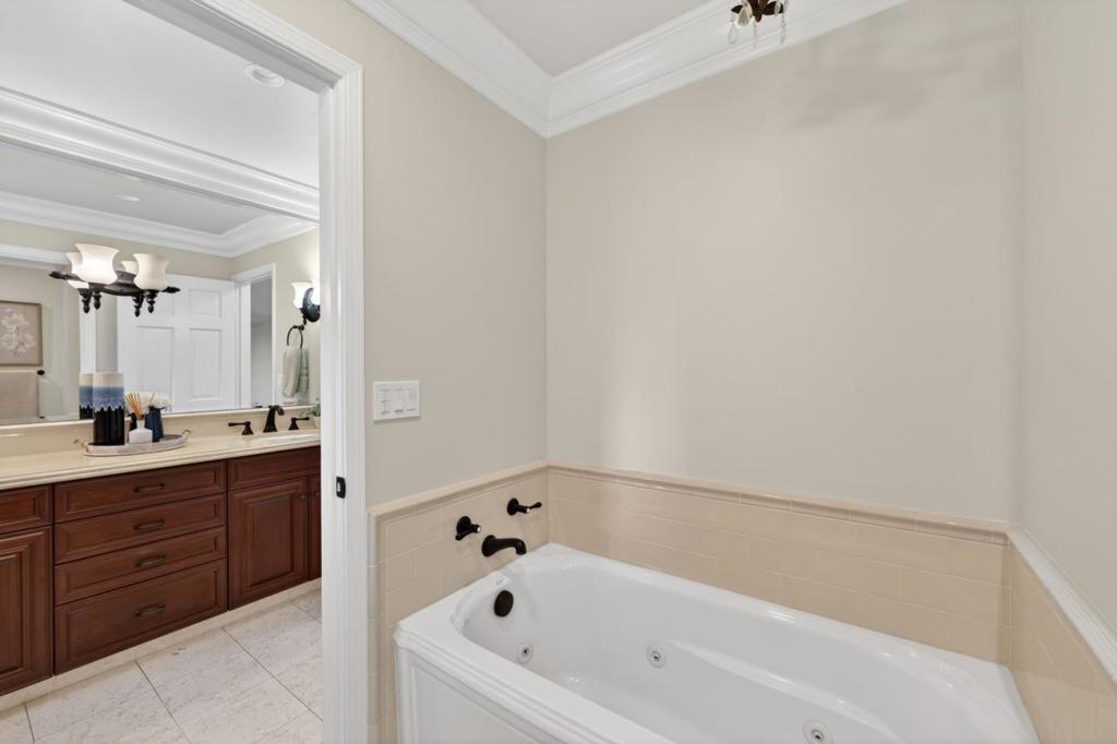 13958 Chester Avenue Property Photo 50