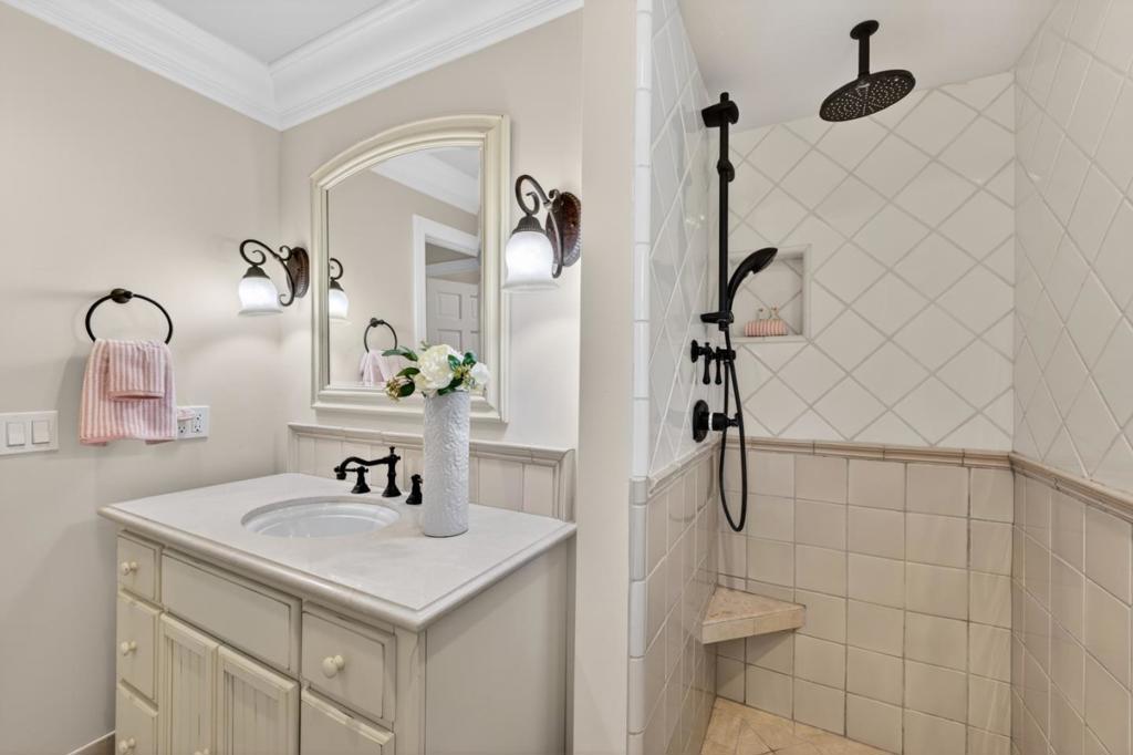 13958 Chester Avenue Property Photo 60
