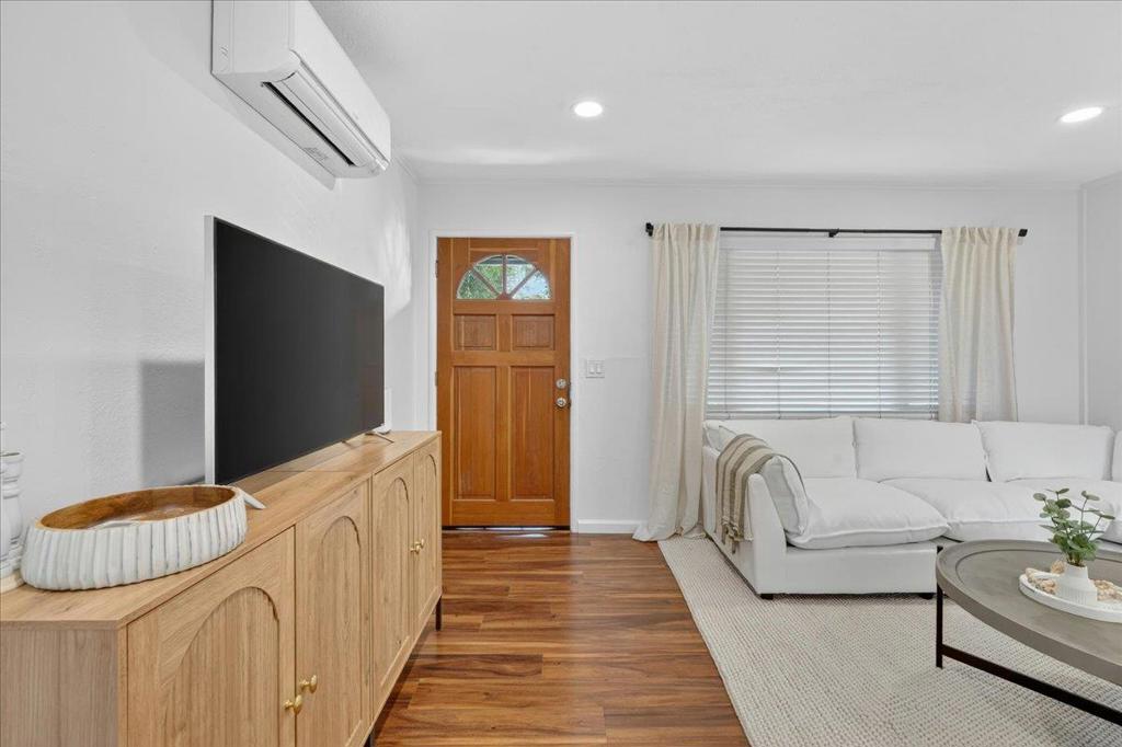 603 Harriet Avenue Property Photo 5