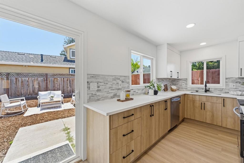 Sequoia Avenue Property Photo 38