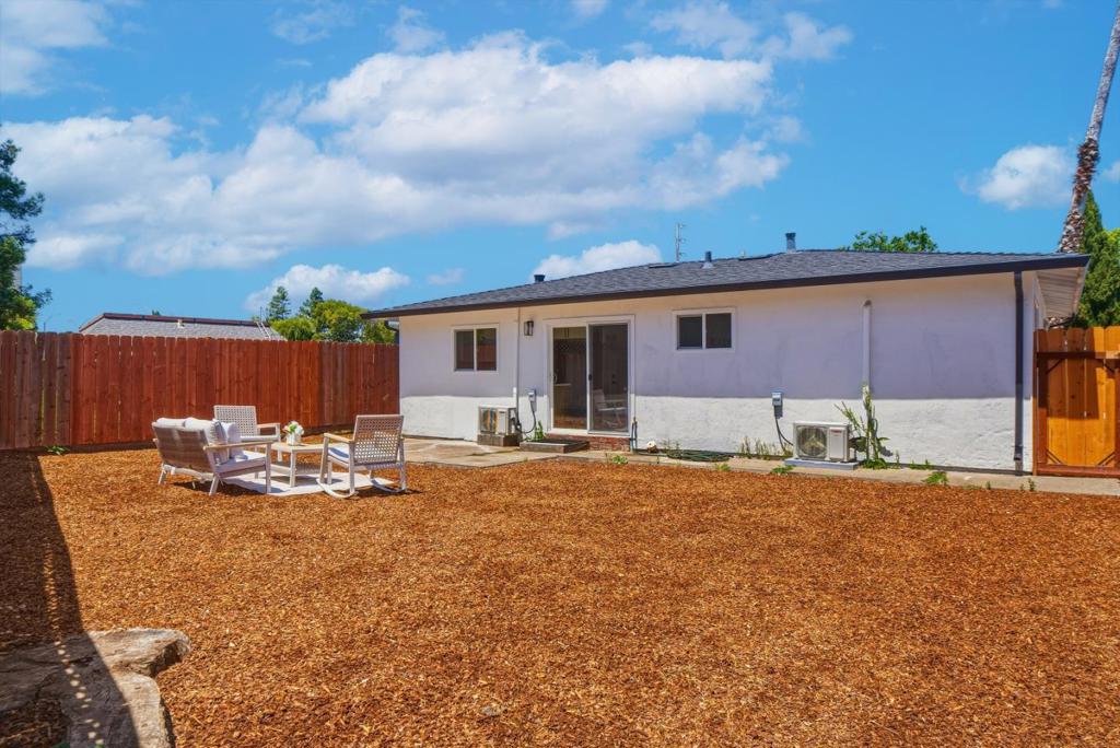 Sequoia Avenue Property Photo 44