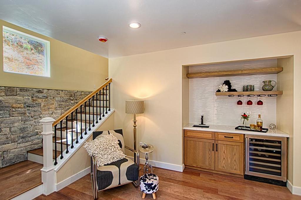 341 Lake Drive Property Photo 16