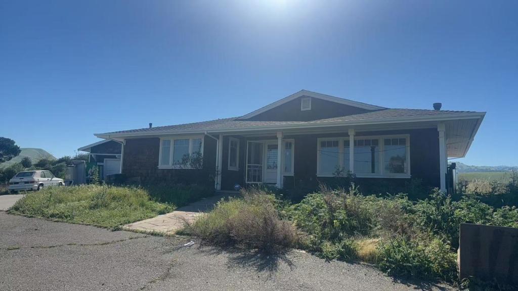 10011 Tesla Road Property Photo 2