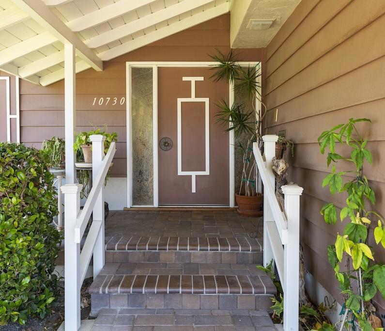 10730 La Roda Drive Property Photo 2
