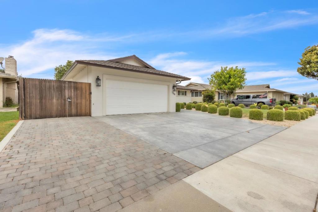 1268 La Mirada Drive Property Photo 2