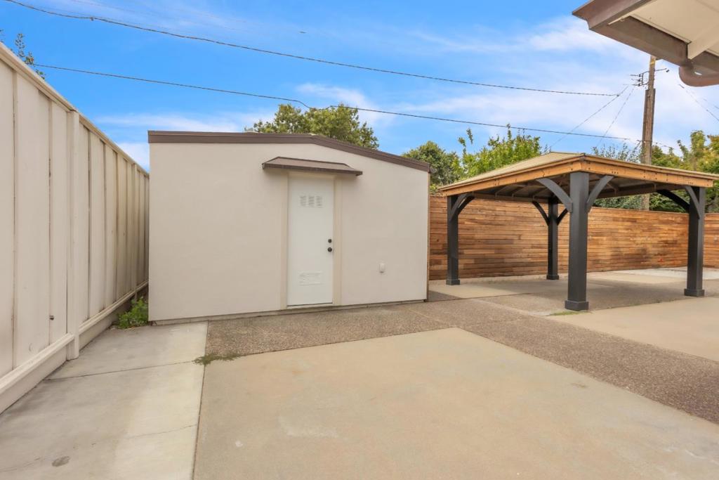 1268 La Mirada Drive Property Photo 8