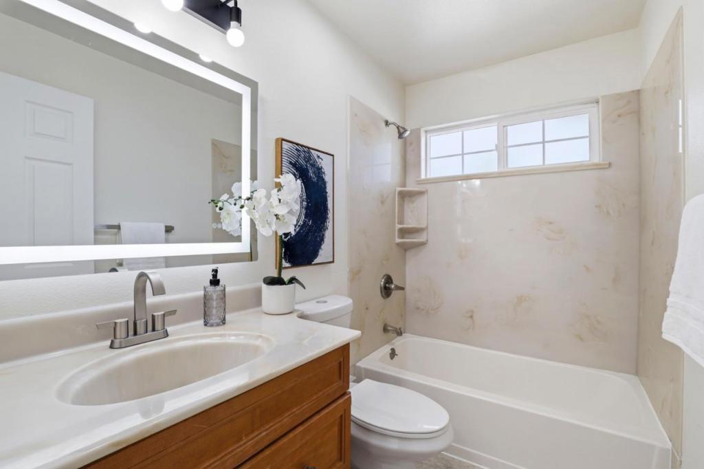 2390 Rainbow Court Property Photo 19