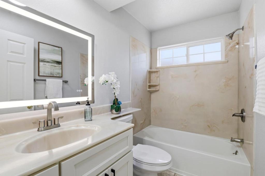 2390 Rainbow Court Property Photo 20