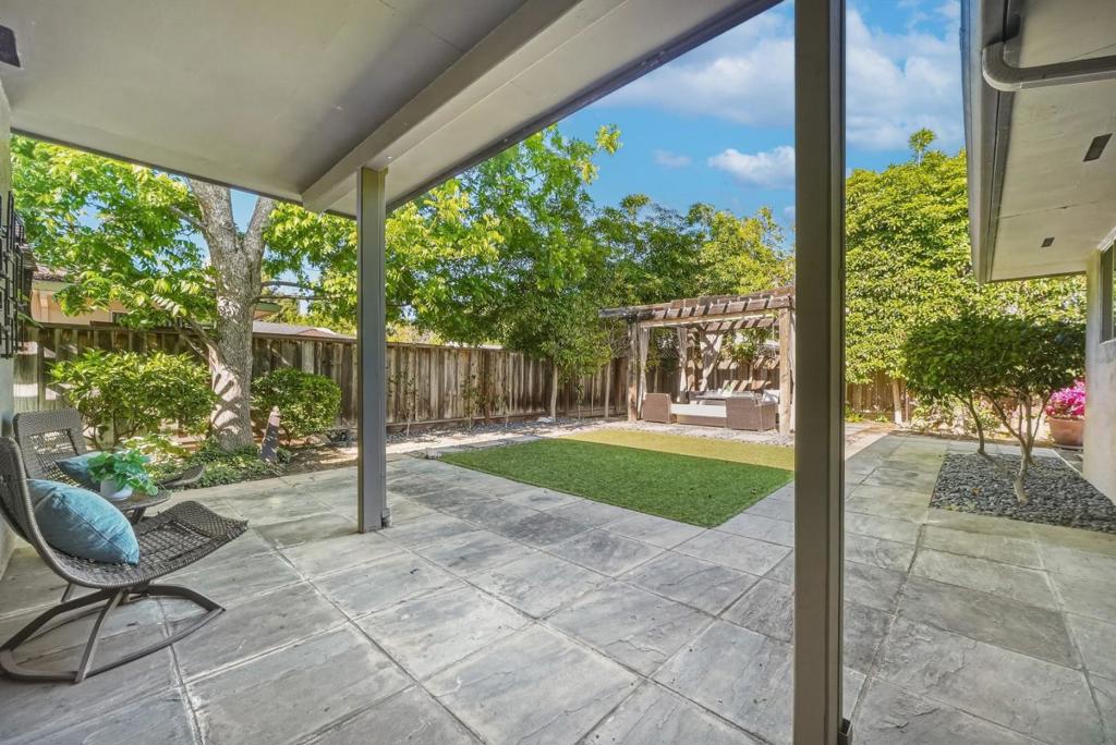 330 Hillview Drive Property Photo 32
