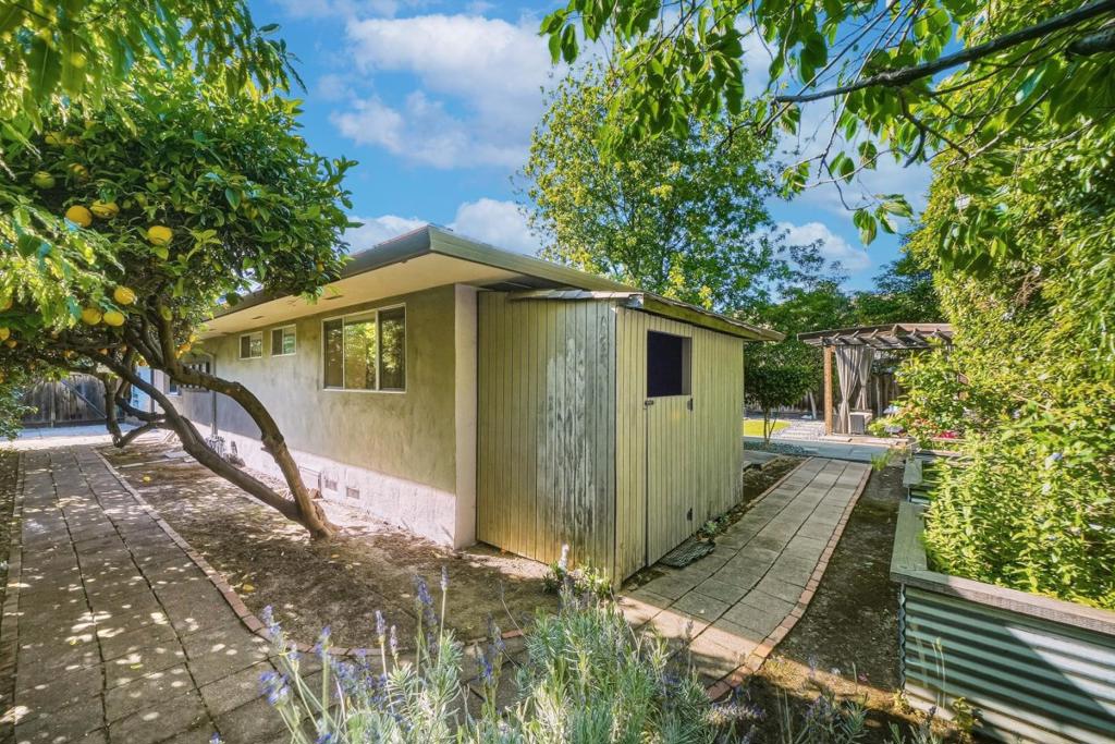 330 Hillview Drive Property Photo 37