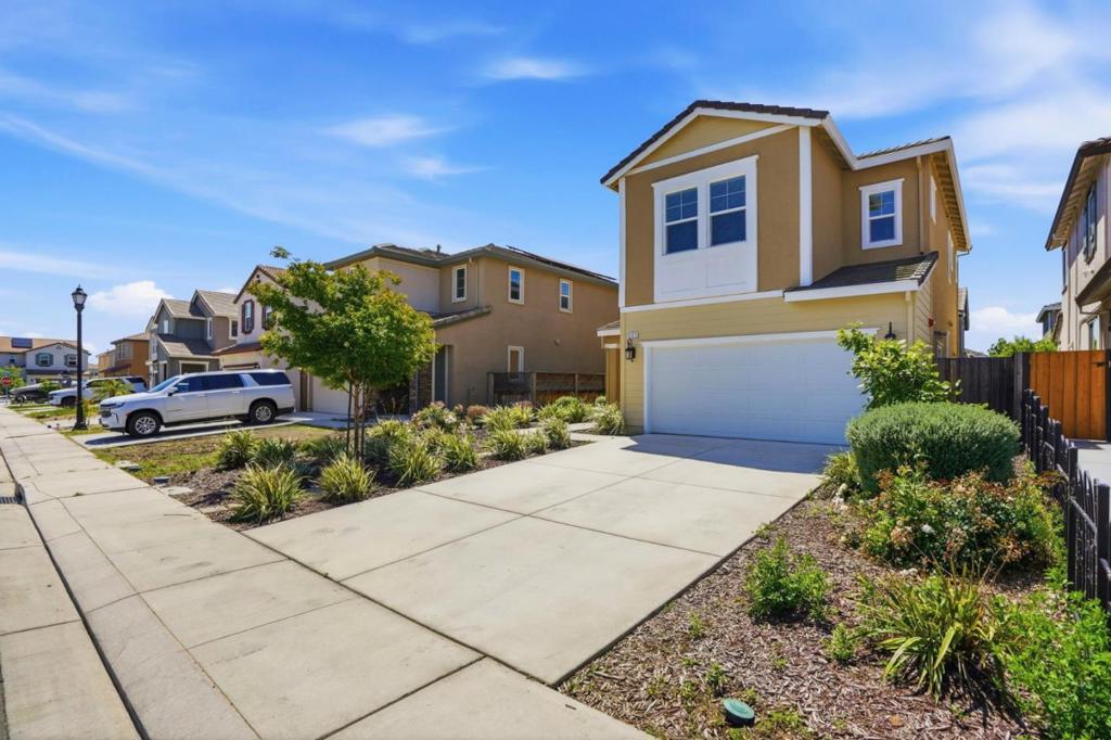 221 Caputo Circle Property Photo 2