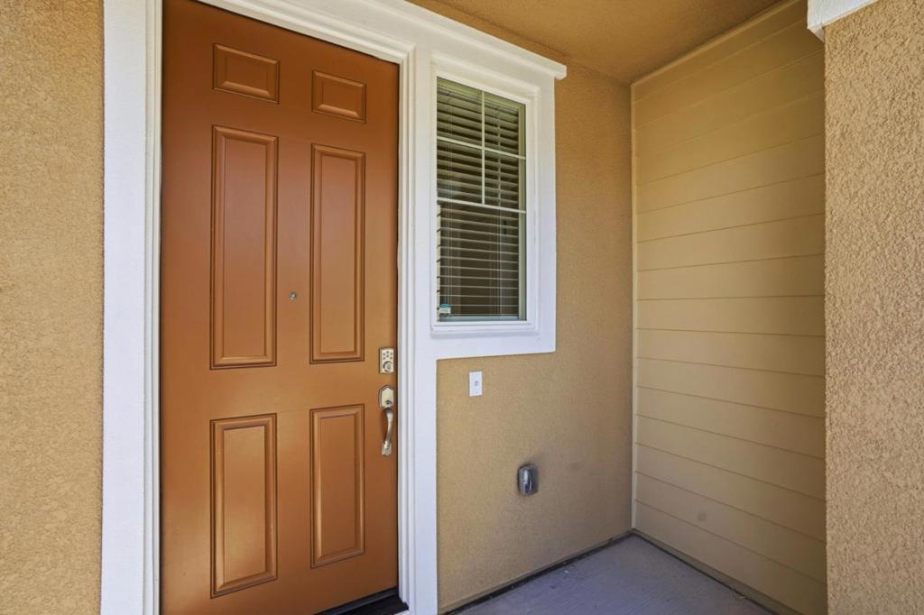 221 Caputo Circle Property Photo 4