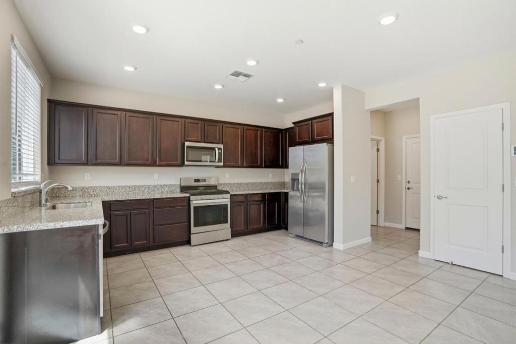 221 Caputo Circle Property Photo 16