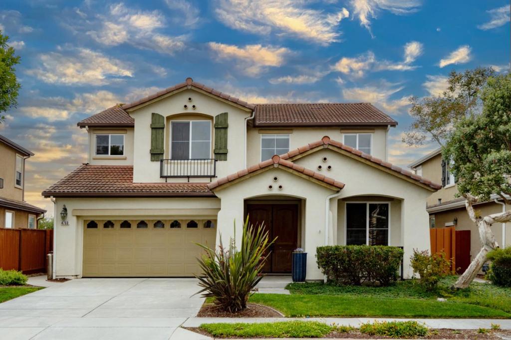 4760 Sea Crest Drive Property Photo 1