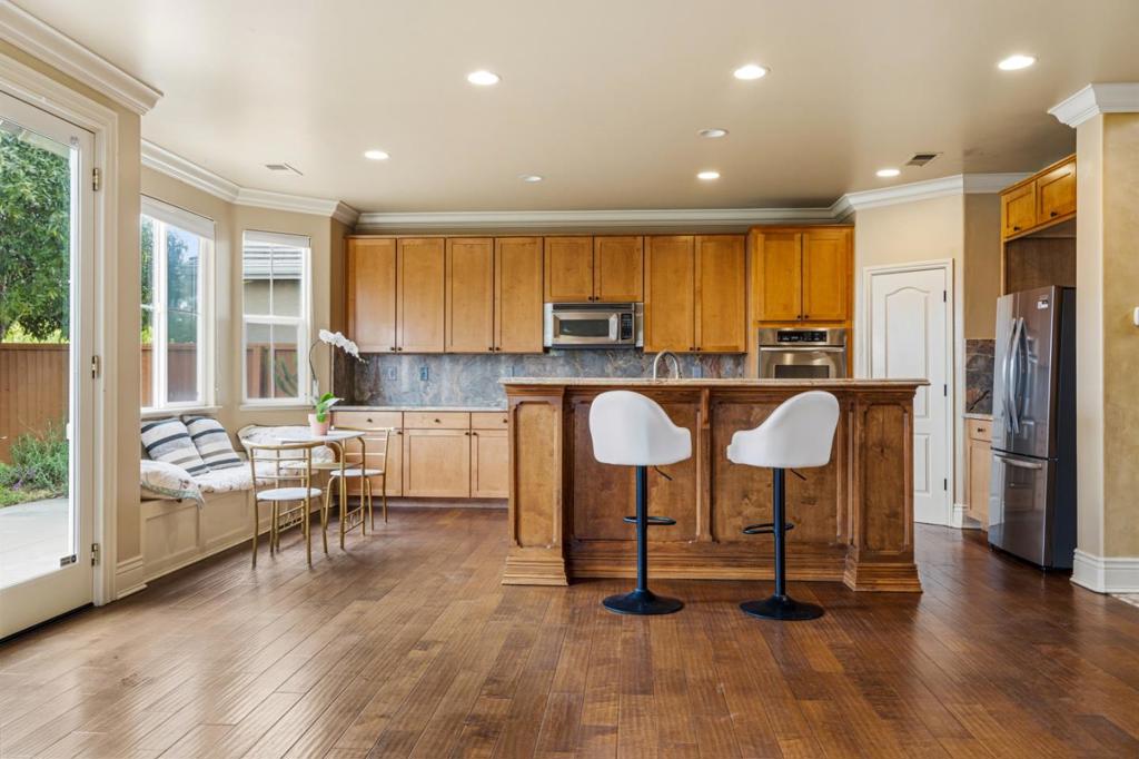 4760 Sea Crest Drive Property Photo 15