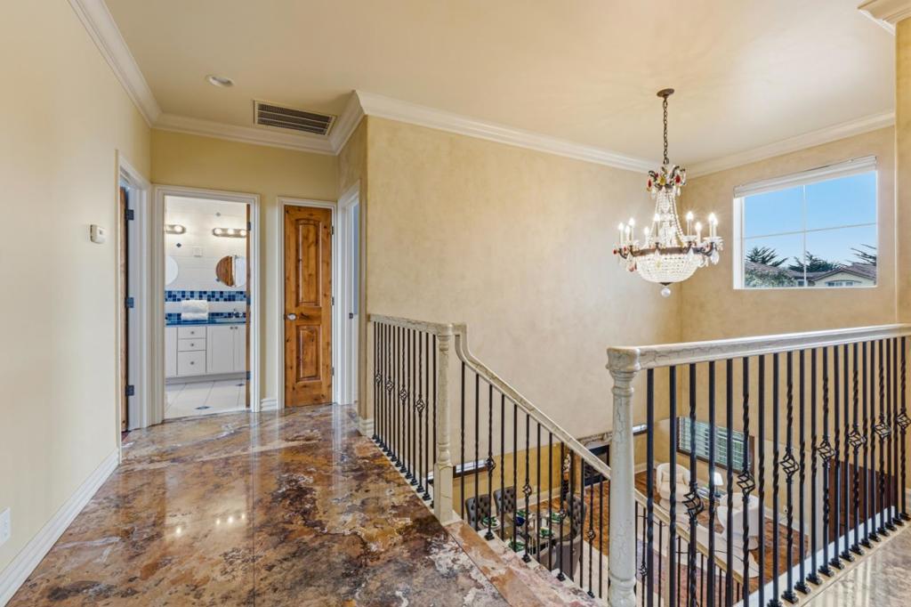 4760 Sea Crest Drive Property Photo 21