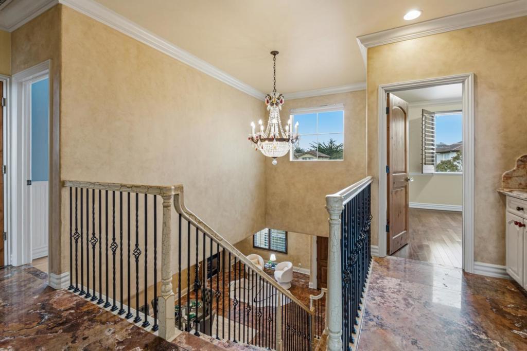 4760 Sea Crest Drive Property Photo 23