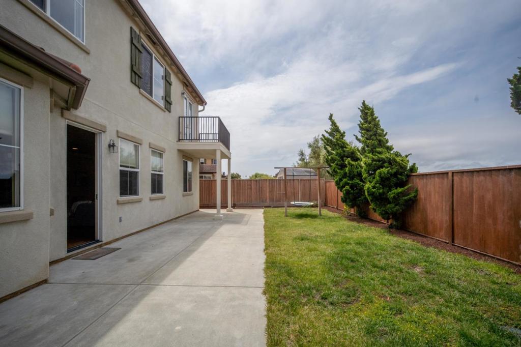 4760 Sea Crest Drive Property Photo 36