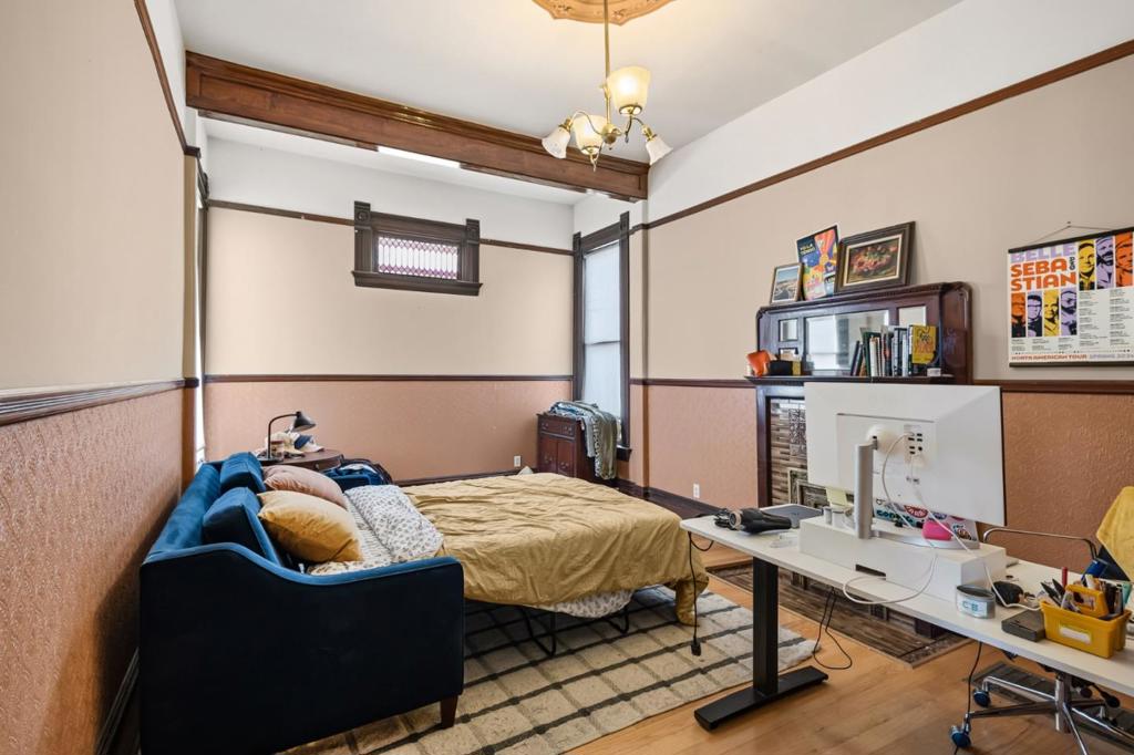 1837 Clinton Avenue Property Photo 8