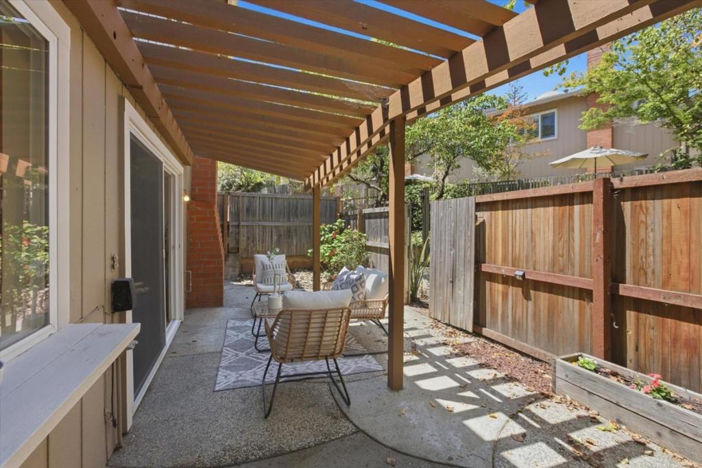 10157 Camberley Lane Property Photo 40