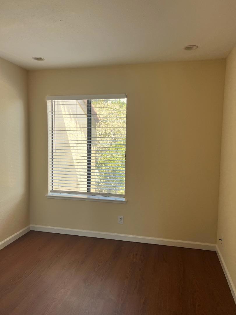 2308 Golden Oaks Lane Property Photo 16