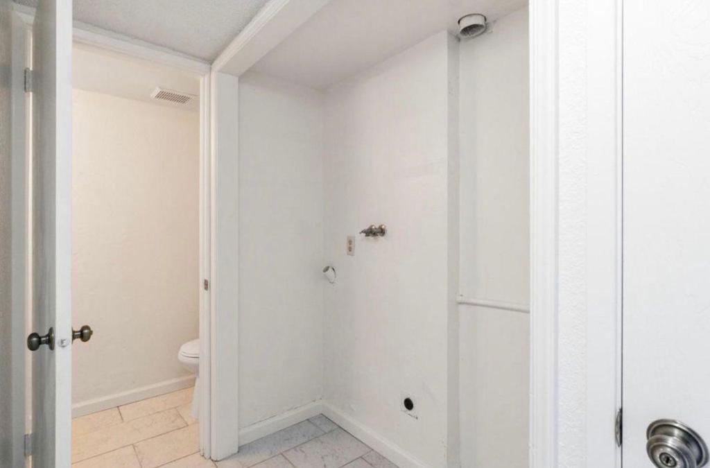 4747 N Woodrow Avenue 122 Property Photo 10