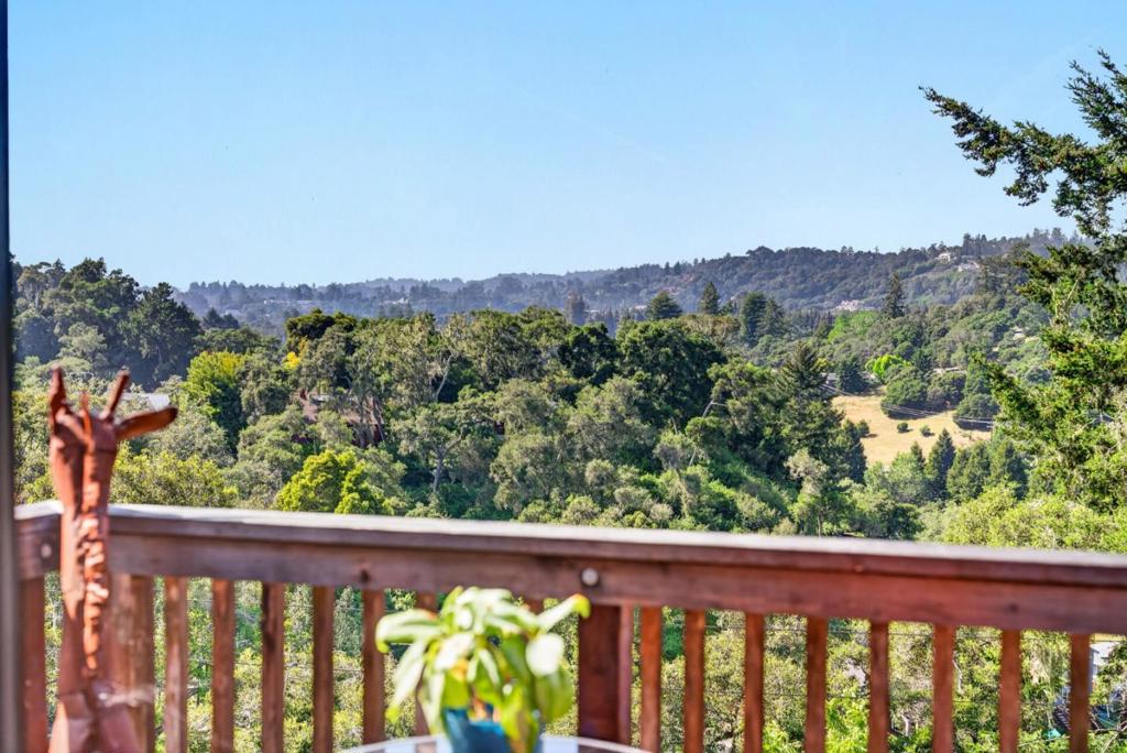 630 Encino Property Photo 30