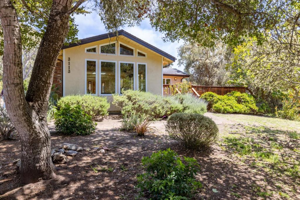 3113 Sloat Road Property Photo 1