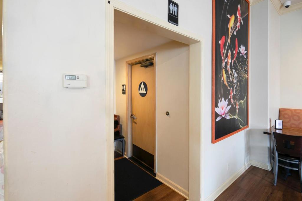 1180 Forest Avenue Suite A Property Photo 13