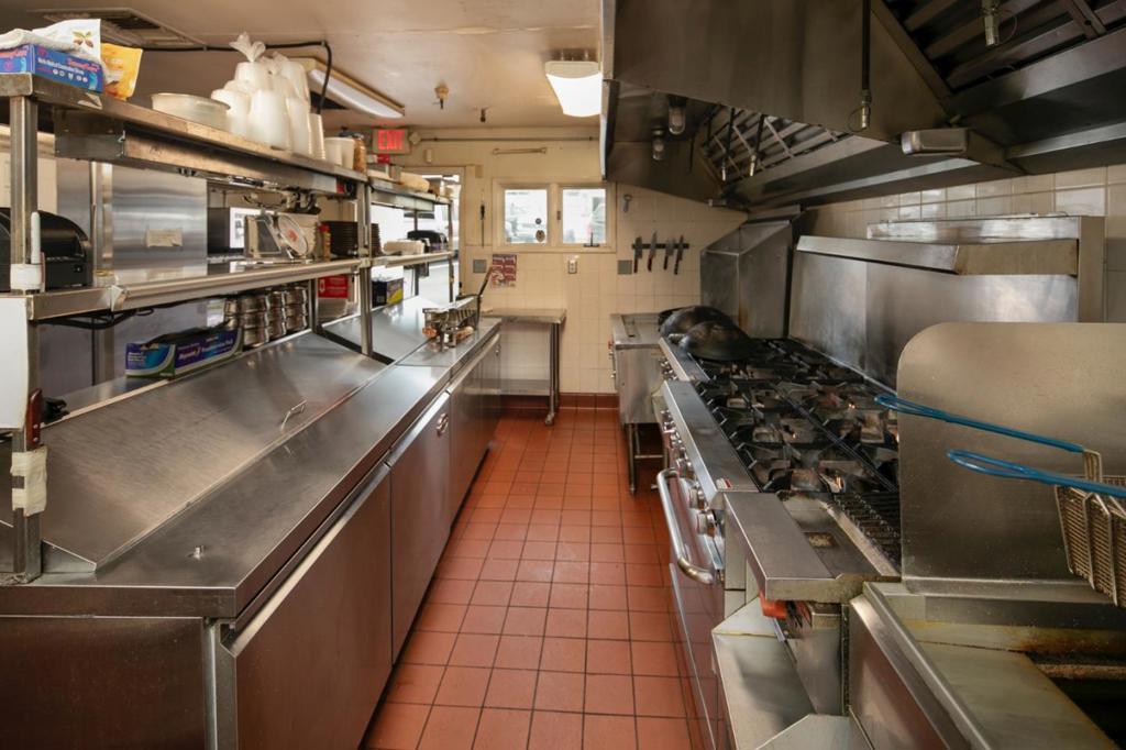 1180 Forest Avenue Suite A Property Photo 16