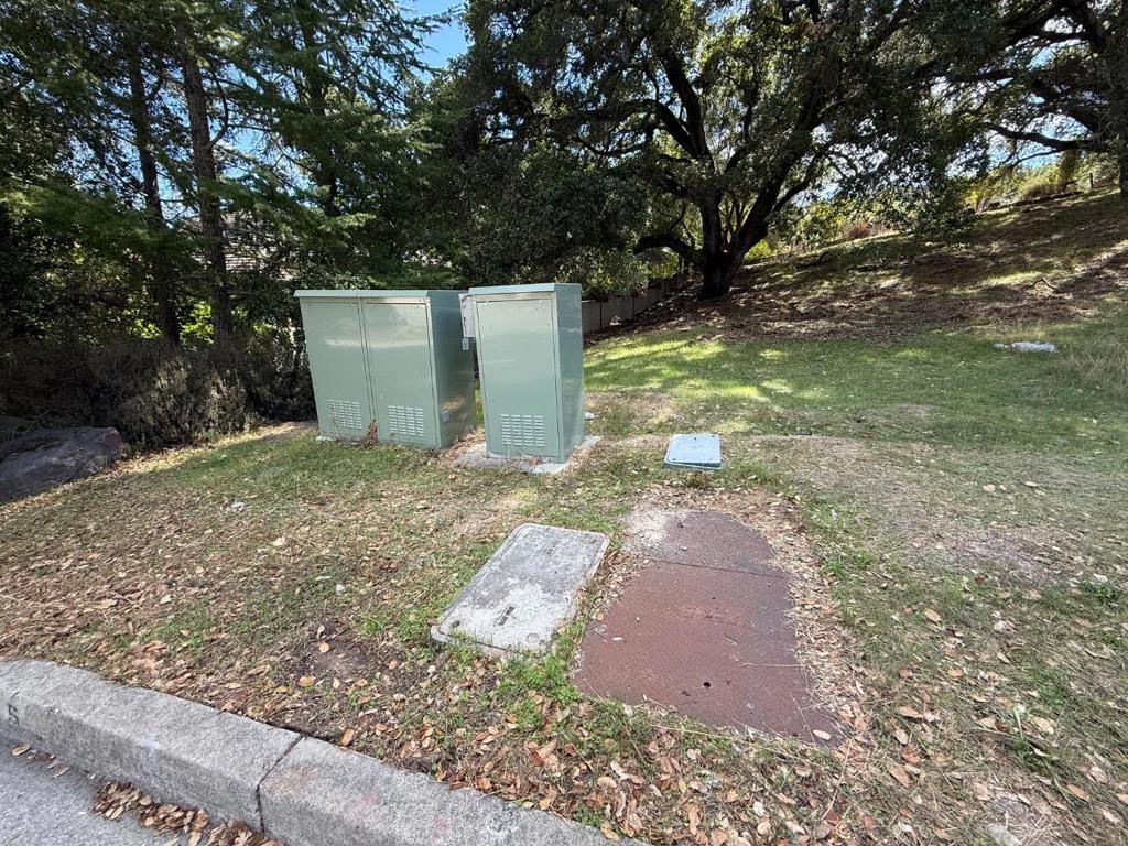 1920 Mantelli Drive Property Photo 3