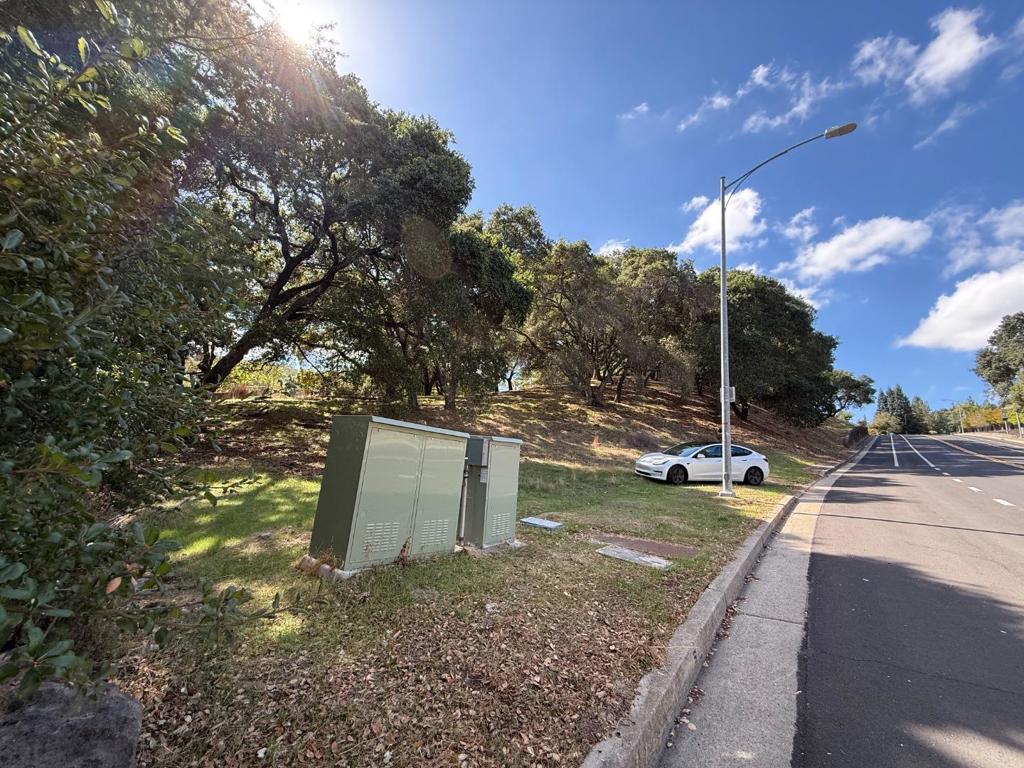 1920 Mantelli Drive Property Photo 4