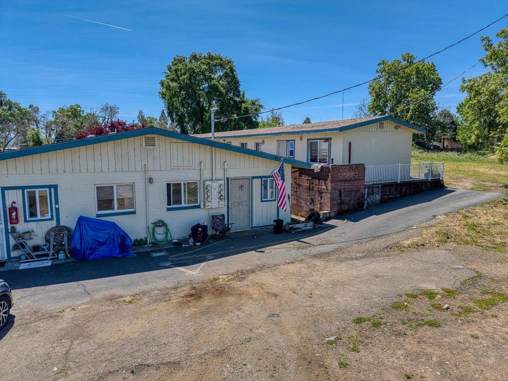 2815 Lakeshore Boulevard Property Photo 7