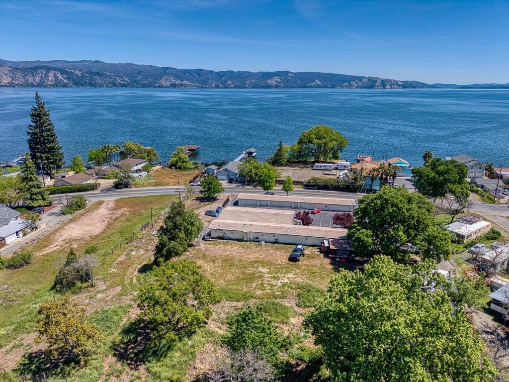 2815 Lakeshore Boulevard Property Photo 9