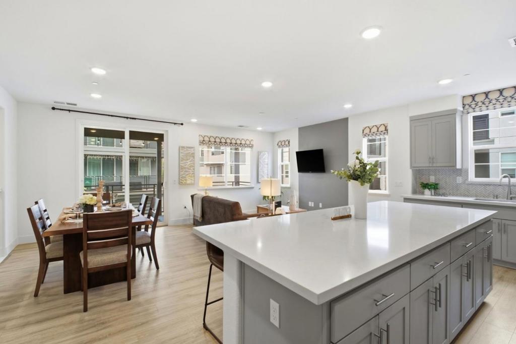 385 Line Street Property Photo 11