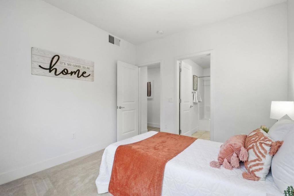 385 Line Street Property Photo 17