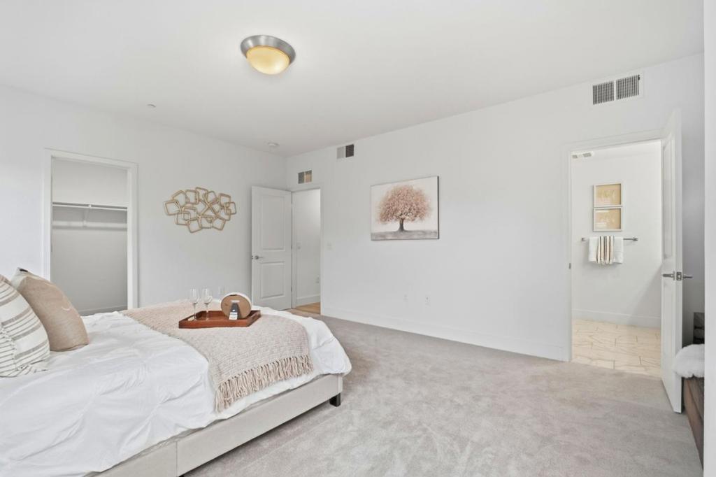 385 Line Street Property Photo 21
