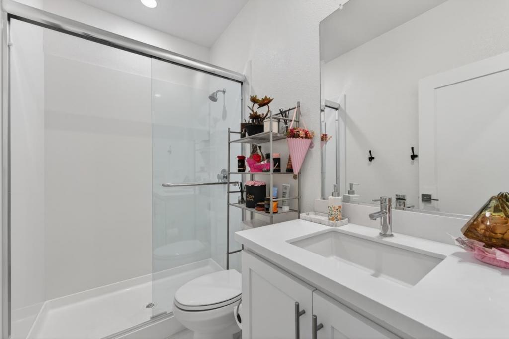7011 Kirigin Way Property Photo 12