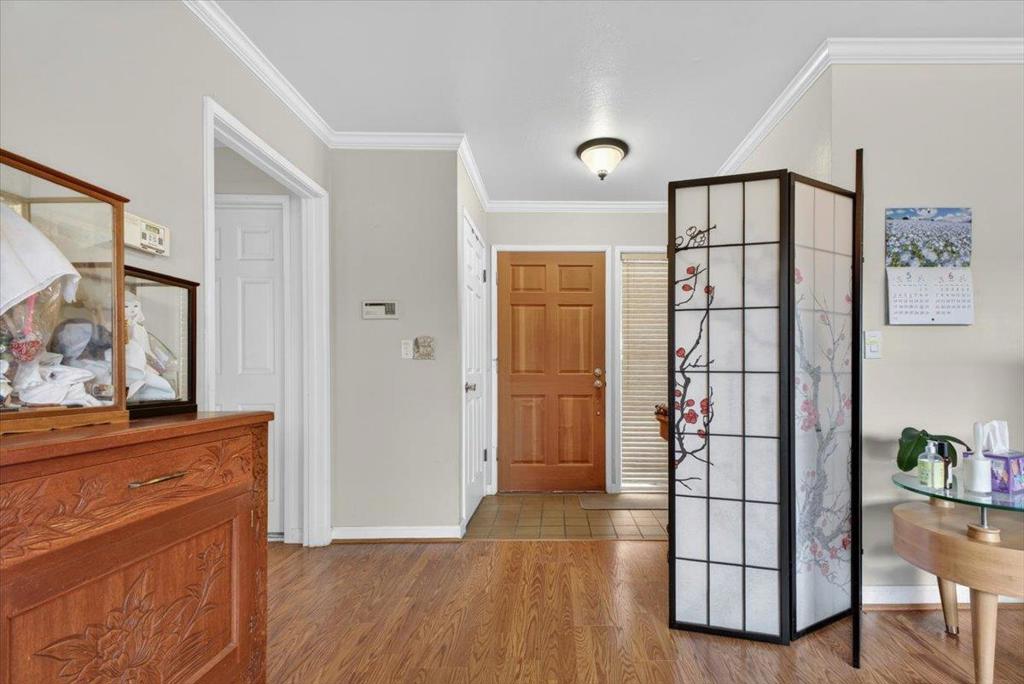 251 La Mesa Drive Property Photo 4