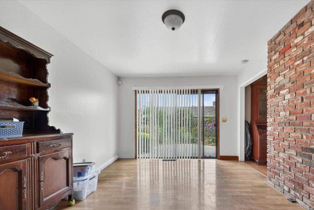 251 La Mesa Drive Property Photo 9