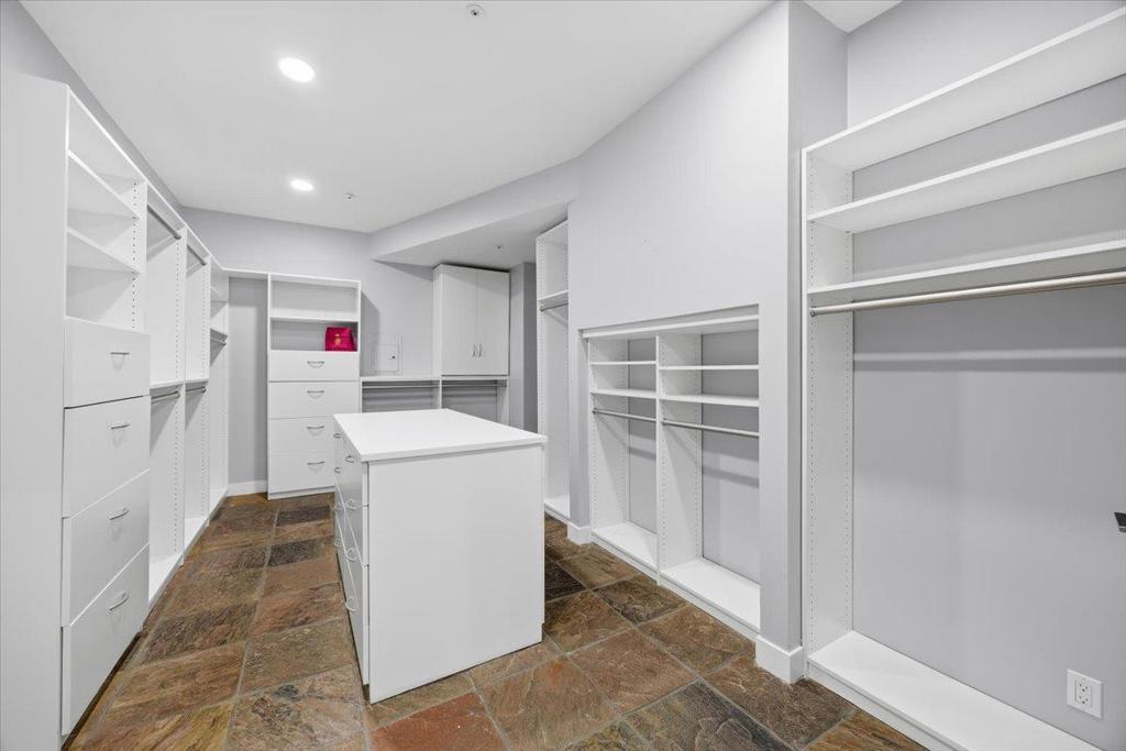 3208 Longfellow Drive Property Photo 17