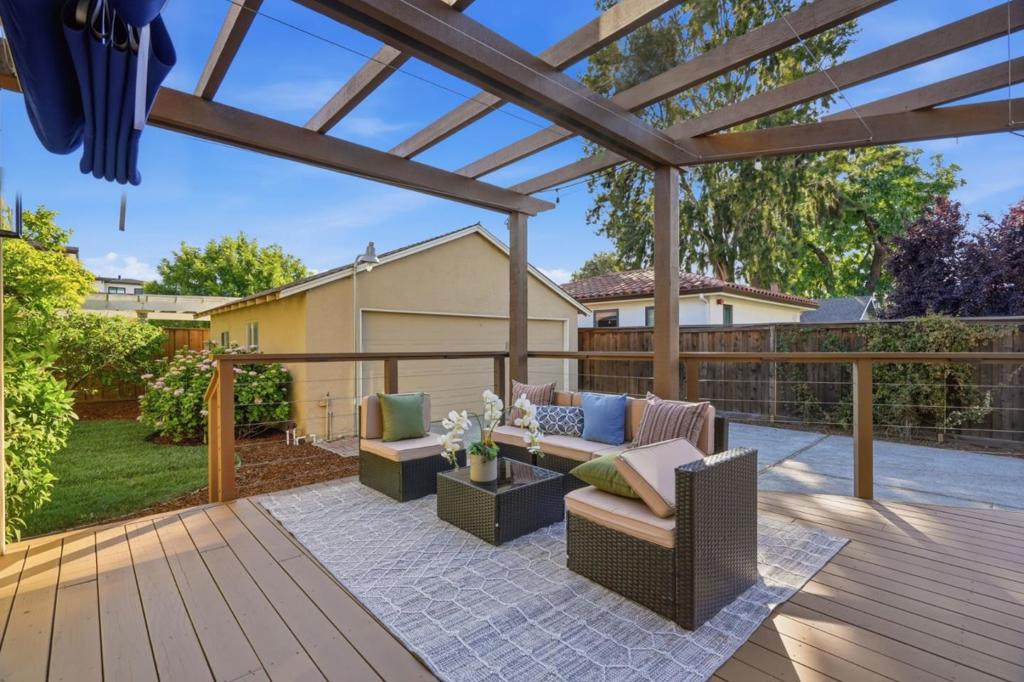 385 Carmelita Drive Property Photo 36