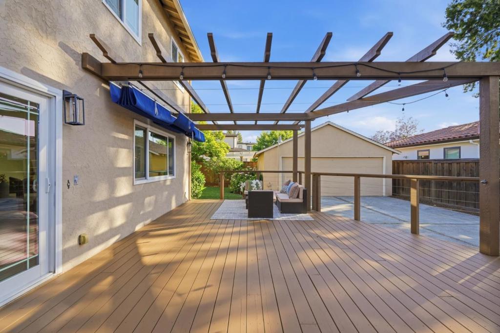 385 Carmelita Drive Property Photo 39