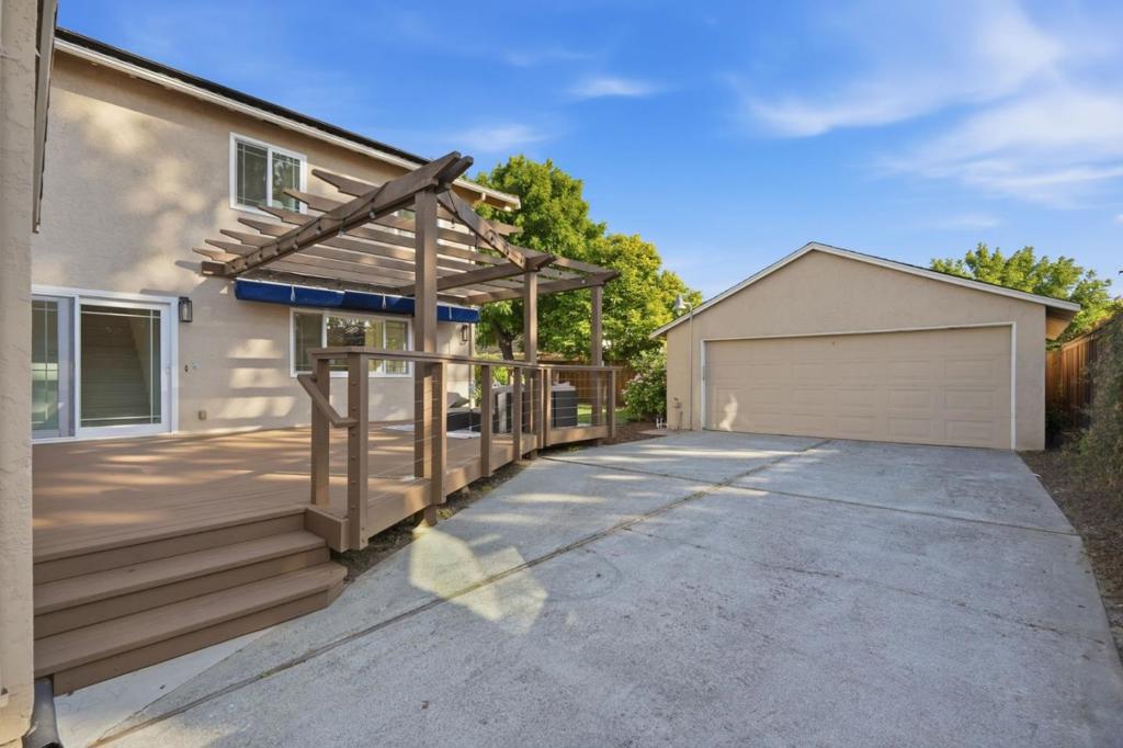 385 Carmelita Drive Property Photo 43