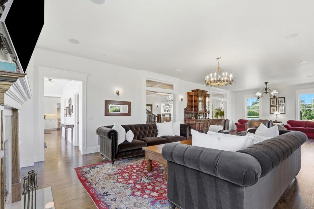 155 Scarlet Court Property Photo 11